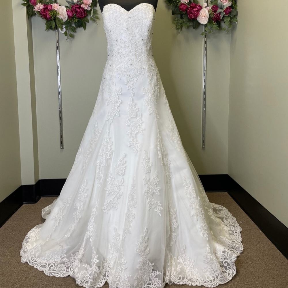 Stunning White Label, Plus Size, Wedding Gown On Sale !!